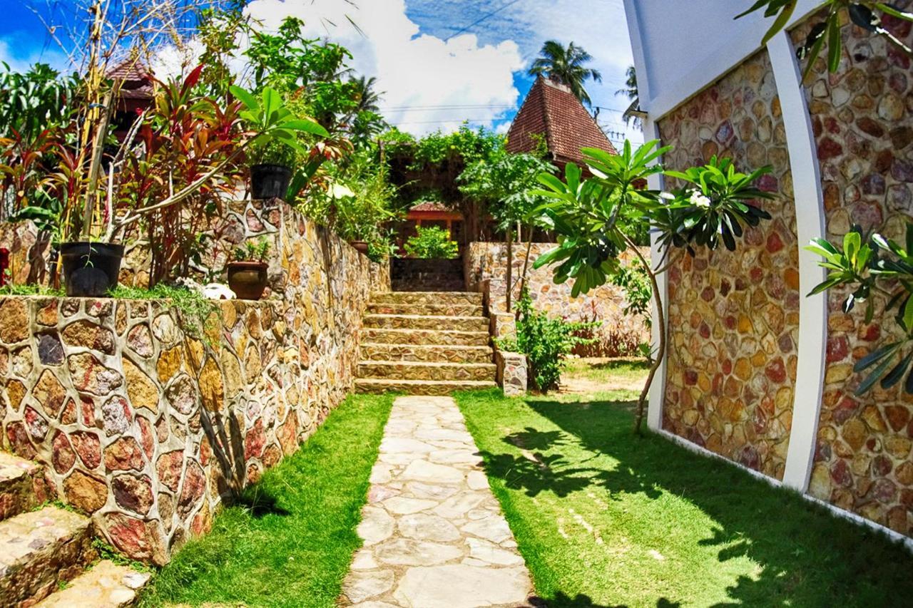 Ayu Hotel Karimunjawa-Inseln Exterior foto