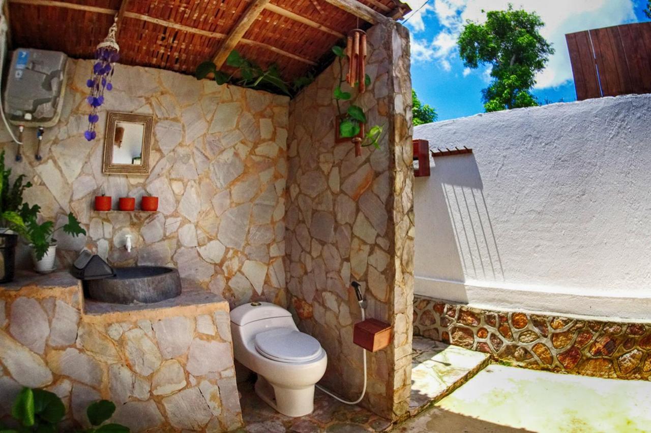 Ayu Hotel Karimunjawa-Inseln Exterior foto