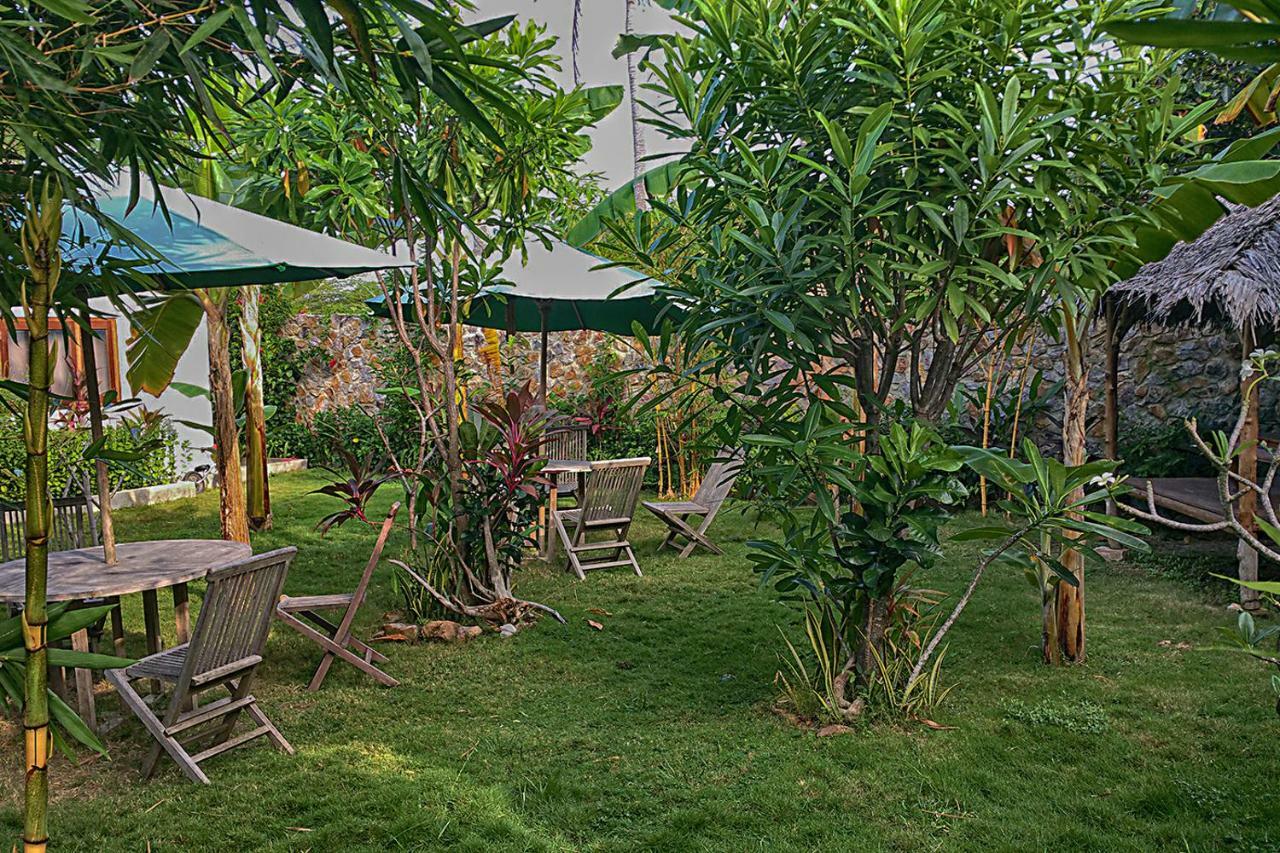 Ayu Hotel Karimunjawa-Inseln Exterior foto